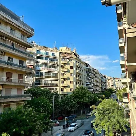 Апартаменты Family With Balcony Салоники